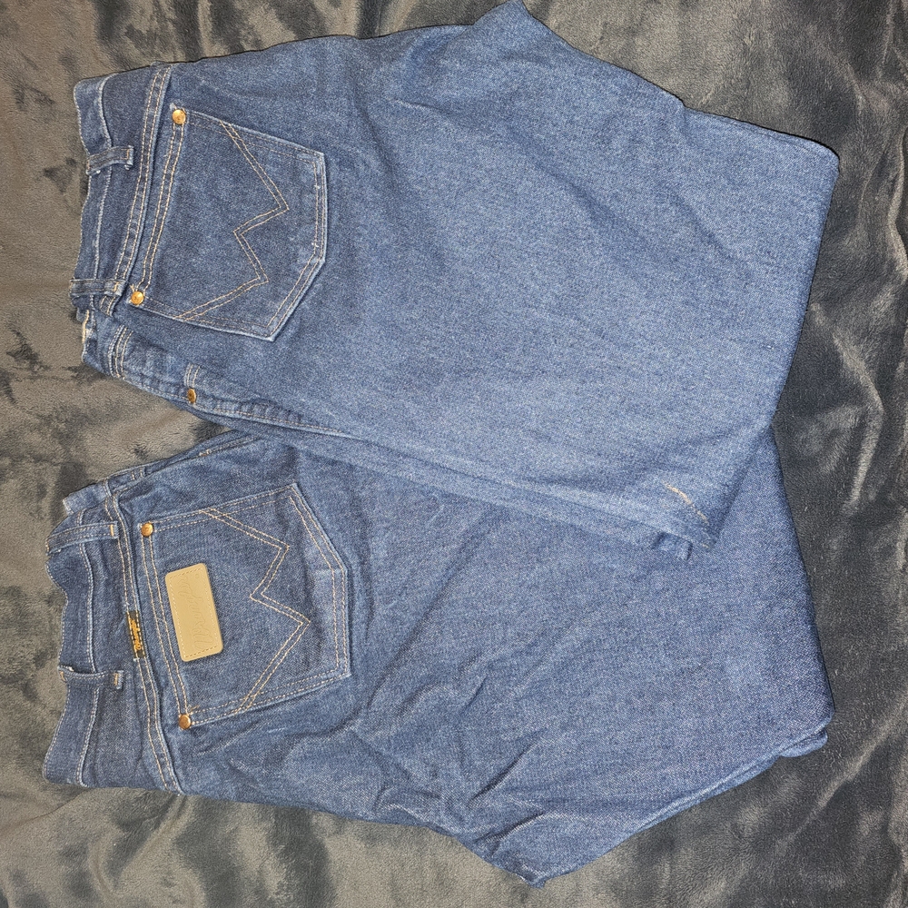 Wrangler Men's Classic Blue Bootcut Jeans